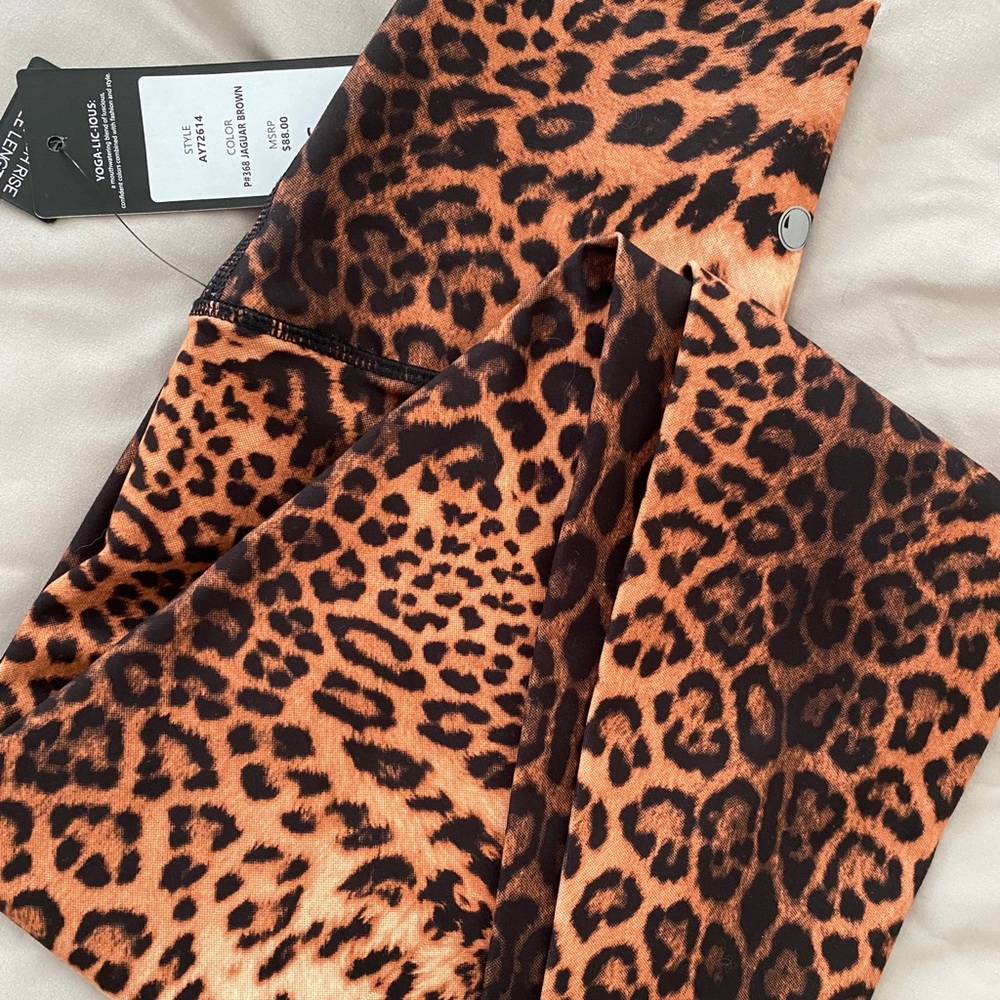 Leopard print HIGH WAISTED leggings